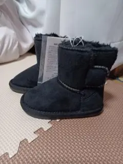 ムートンブーツ　黒