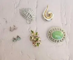 ブローチ4個とピアス2個セット