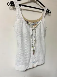レア　inov-8（イノヴェイト）タンクトップ白（カップ付き）のサムネイル