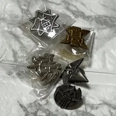 ダンガンロンパ　校章ピンバッジ　28点 ダンガンロンパ 校章ピンバッジの通販 by aozawakanonn's shop｜ラクマ