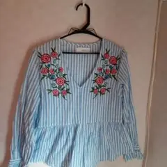 花柄刺繍水色綿100%長袖フリルブラウス未使用に近い美品セレクトモカフリーサイズ