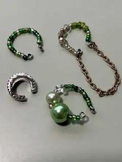 ビーズイヤーカフ３つと小さなイヤーカフ　４点セット