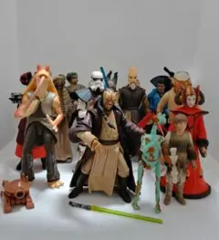 スターウォーズ　フィギュア　3体　セット売り 未使用品・セット売り】STARWARS フィギュア3体 - メルカリ