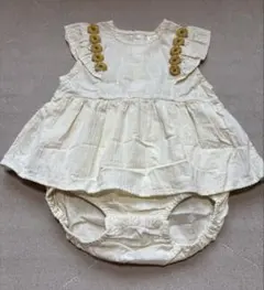 アイボリー　ワンピース型　ロンパース