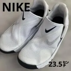 新品未使用❣️NIKE スニーカー FLYEASE ホワイト 23.5cmのサムネイル