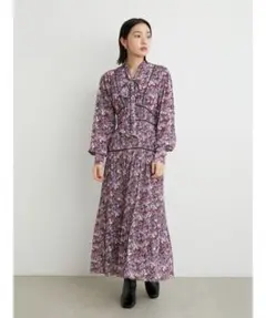 【新品未使用品】LILY BROWN ほぐしフラワーサテンプリーツOP