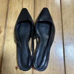 ブラックポインテッドトゥハイヒール H&M