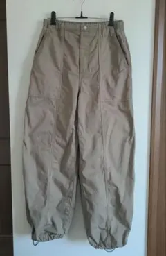 GU コクーンジョガープルオンパンツ