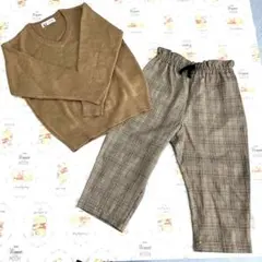 ◾️ベージュのセーターとチェックパンツセット