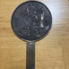 アンティーク 手鏡 虎 竹図 藤原作 金属製 骨董品 アンティーク 手鏡 虎 竹図 藤原作 金属製 骨董品 - メルカリ
