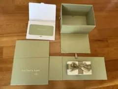 Van Cleef & Arpels ギフトボックス【アクセサリーなし】