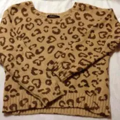 ヒョウ柄ニット