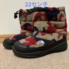 ノースフェイスジュニアブーツ22センチ迷彩柄