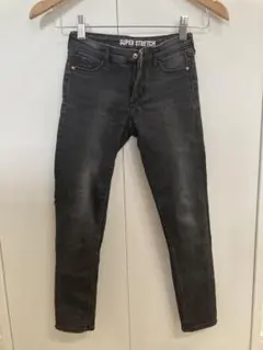 H&M ブラックスキニーパンツデニム120 128 ウォッシュ加工　男の子女の子