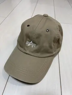 ALPHA INDUSTRIES ベージュキャップ
