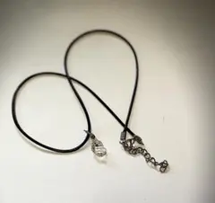 ハーキマーオイル入り皮製の紐 虹入り美品