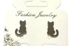 ステンレス製 猫ピアス