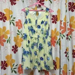 花柄ワンピース