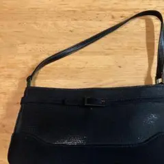 ブラックショルダーバッグ