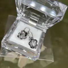 マリークワント　花モチーフ　ピアス