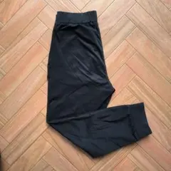 ユニクロ　キッズ　 ジョガーパンツ 　130 　ブラック　長ズボン
