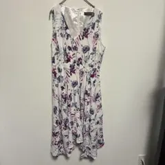 上品・華やか✨ イヴァンカトランプ ボタニカルフラワー ノースリーブドレスのサムネイル