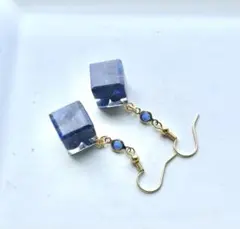 天然石 ラピスラズリ キューブ型 ピアス