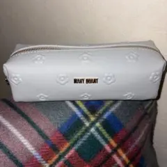 MARY QUANT マリークワント　シンプルエンボスデイジースクエアペンケースのサムネイル