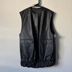 美品！黒 フェイクレザーベスト フロントポケット付き