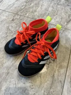 アディダス ジュニア フットサルシューズ プレデター CLUB IN 19