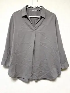 フリルネック シャツ