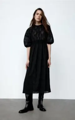 刺繍入りミディ丈ワンピース