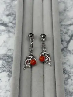 本珊瑚 赤珊瑚 サンゴ イルカ イヤリング シルバーカラー アクセサリー