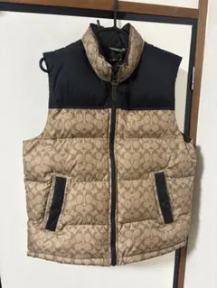 COACH ダウンベスト ベージュ　ショッパー2点付き