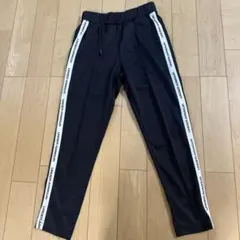 UNDER ARMOUR ロゴテープ トラックパンツ ブラック SMのサムネイル