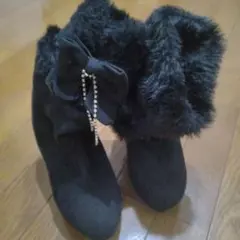 Ｌサイズのファー付きブラックブーツ
