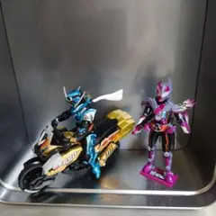 仮面ライダーガッチャード 装動完成品２体&ゴルドダッシュ&未開封品のサムネイル