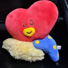 BT21 TATA ハート型ぬいぐるみ