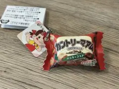 不二家 カントリーマアム キーホルダー 75周年 ペコちゃんのサムネイル