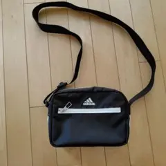 adidas ショルダーバッグ ブラックのサムネイル