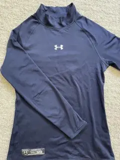 アンダーアーマー　コールドギア　アンダーシャツ 長袖　YXLネイビー