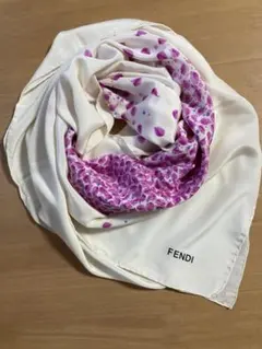 FENDI 大判シルクスカーフ　ピンクモチーフ　未使用