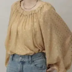 シアードットオフショルブラウス
