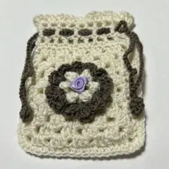 花モチーフのかぎ針編み巾着袋！グラニースクエアのポーチ♡ニット小物