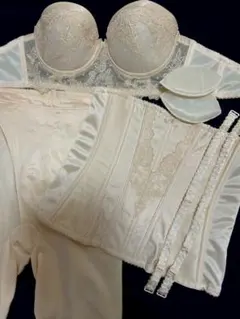 FOUR SIS ＆ CO フォーシス／ブライダルインナー