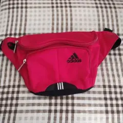 adidas ボディバッグ 赤