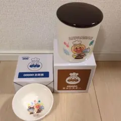 すかいらーく　アンパンマン 子供用茶碗とキャニスタ新品、未使用