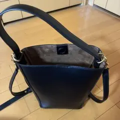 ZARAブラックバケツ型レザー ショルダーバッグ
