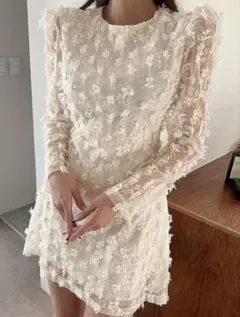 Dazy フラワー刺繍 アイボリー 長袖ワンピース