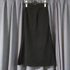 アプレジュールミニョンブラック スリット入り タイトスカート Fサイズ